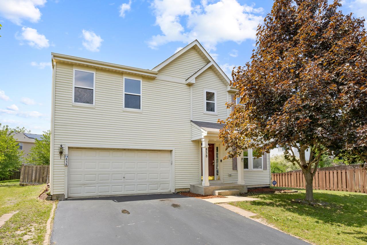 838 Valley Stream Dr., Pingree Grove, IL 60140