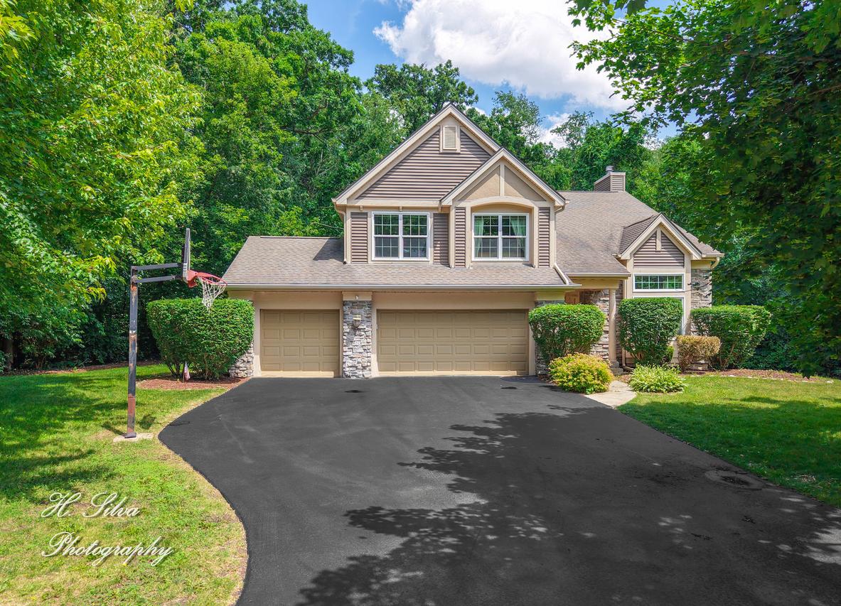 750 Seybrooke Ln., Crystal Lake, IL 60012