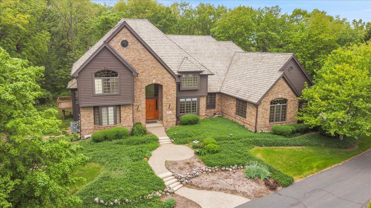 16001 Burr Oak Dr., Huntley, IL 60142