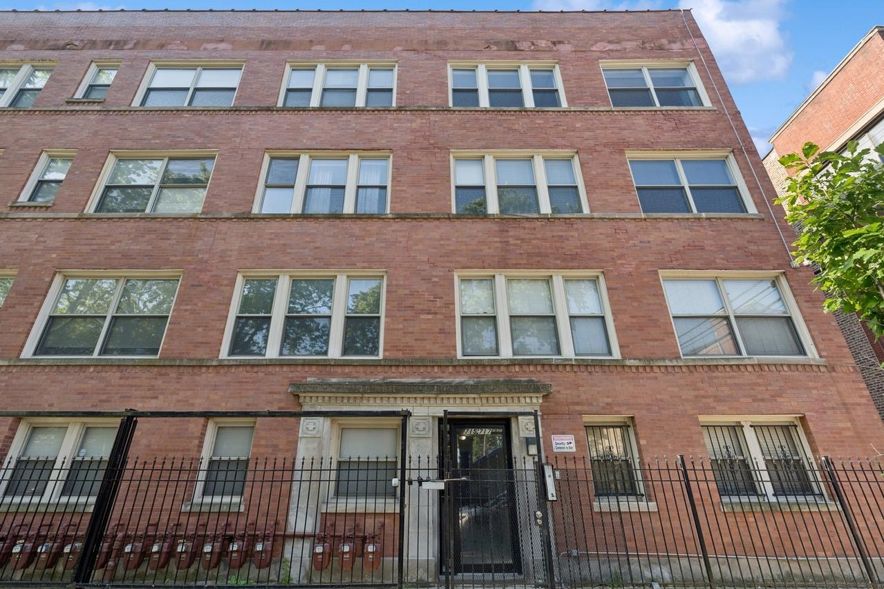 715 E 62nd St. #3, Chicago, IL 60637