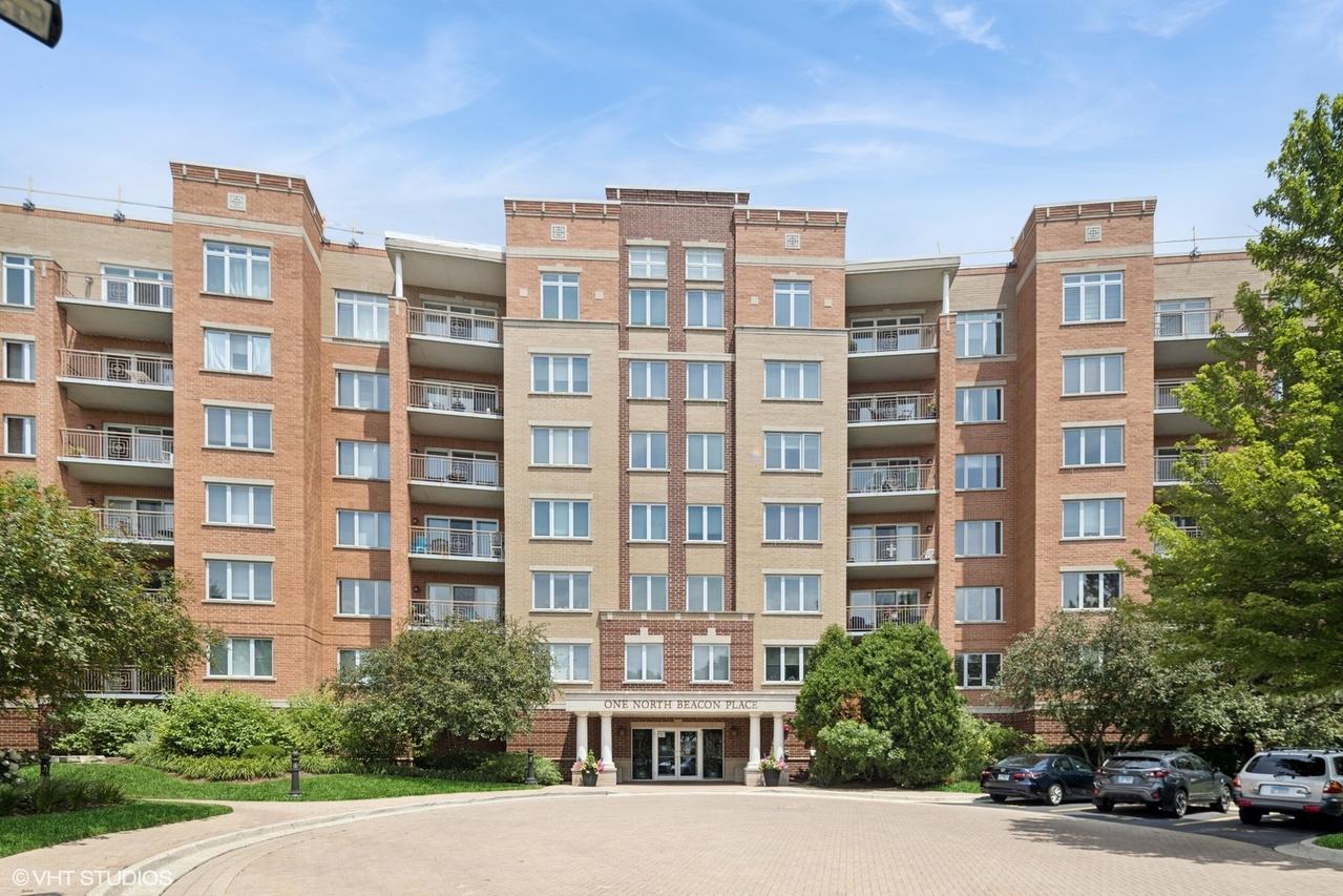 1 N Beacon Pl. #502, La Grange, IL 60525