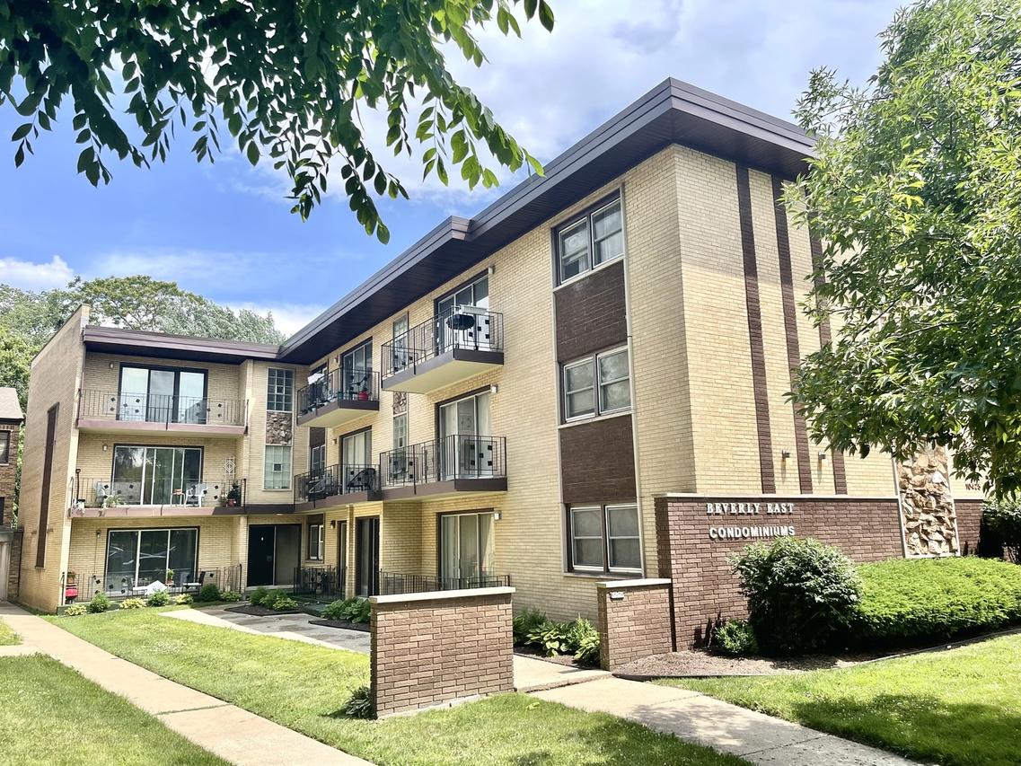 10425 S Hale Ave. #3A, Chicago, IL 60643