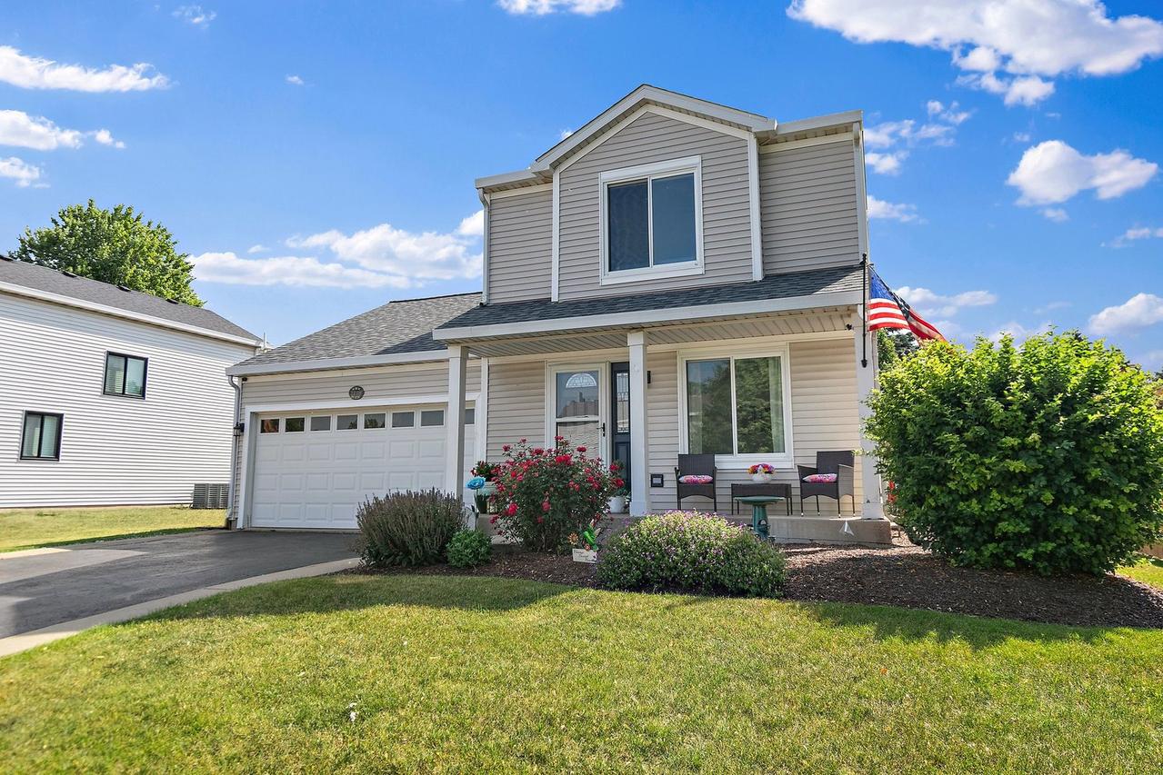 1239 Angeline Dr., South Elgin, IL 60177