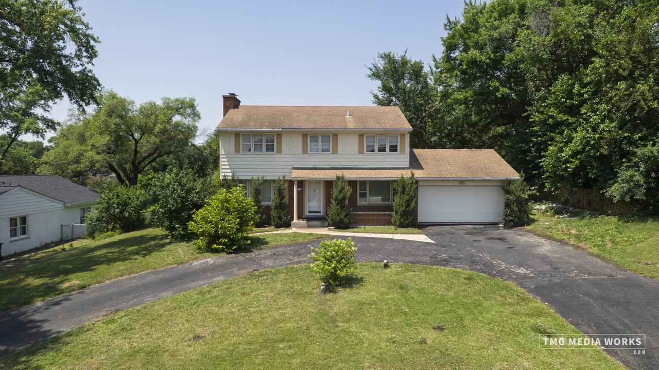 3S138 Park Blvd., Glen Ellyn, IL 60137