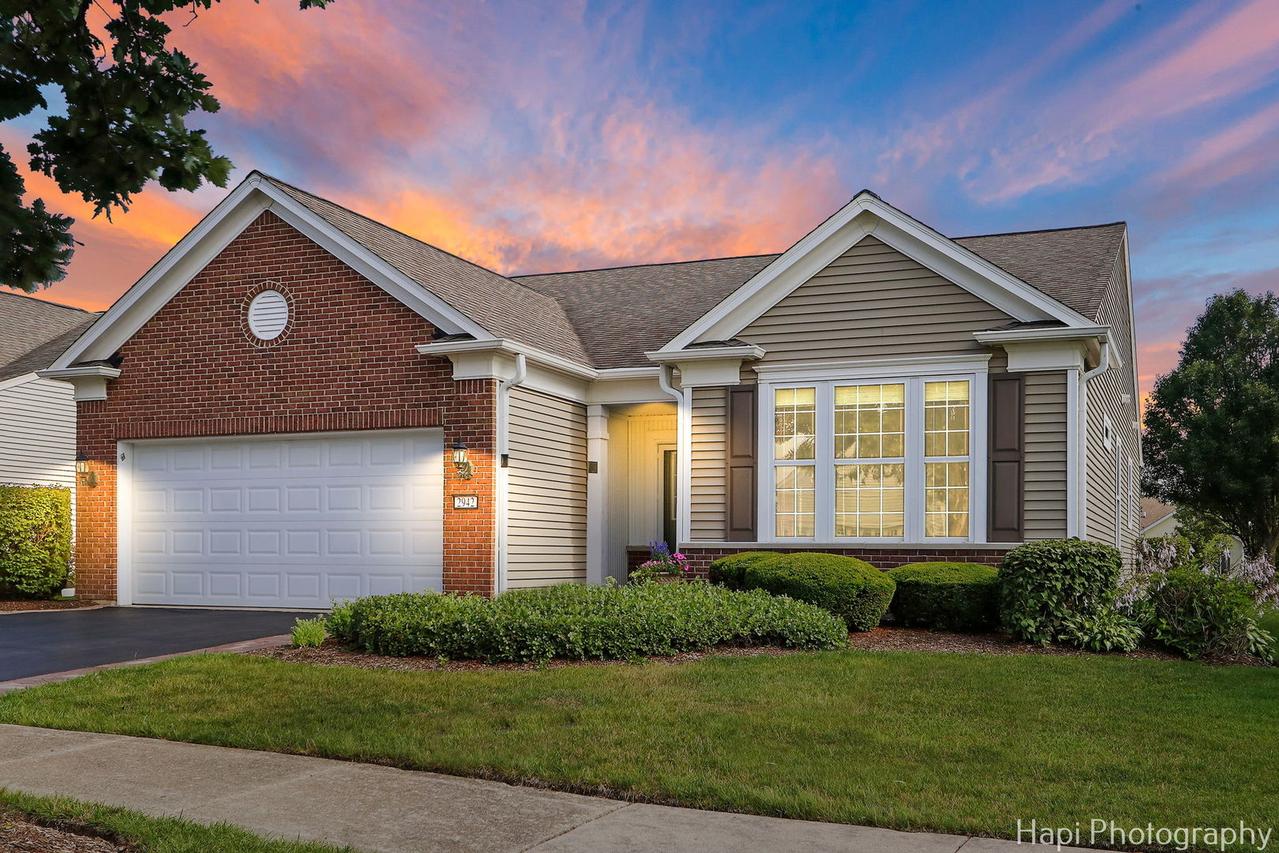 2942 Ravinia Cir., Mundelein, IL 60060