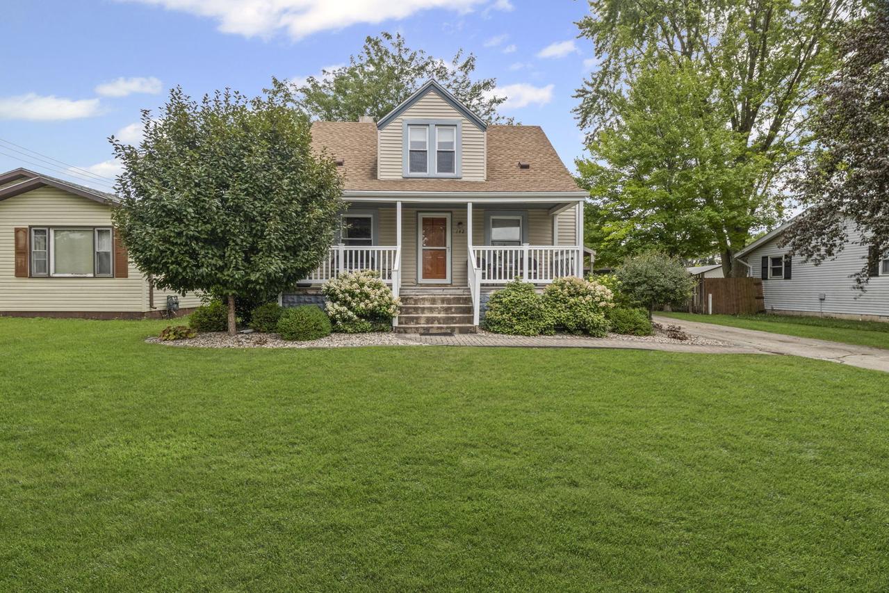 142 S Randolph Ave., Bradley, IL 60915