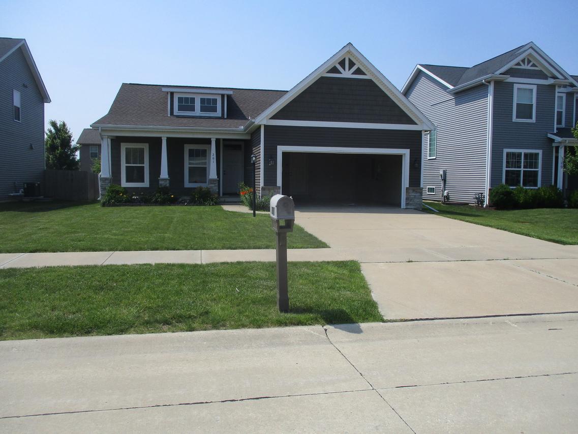 201 Cattail Ave., Savoy, IL 61874