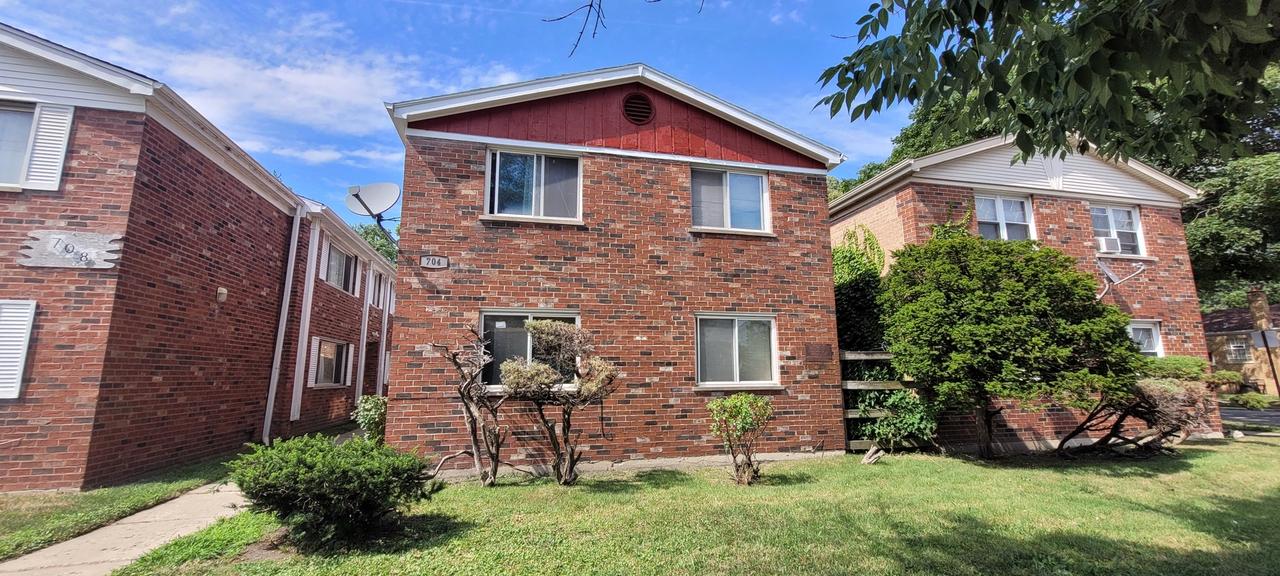 704 W 111th St., Chicago, IL 60628