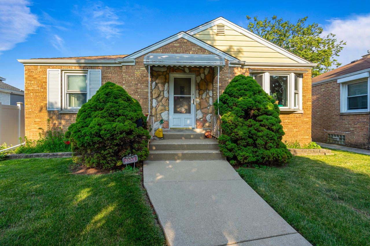 2551 Elm St., River Grove, IL 60171