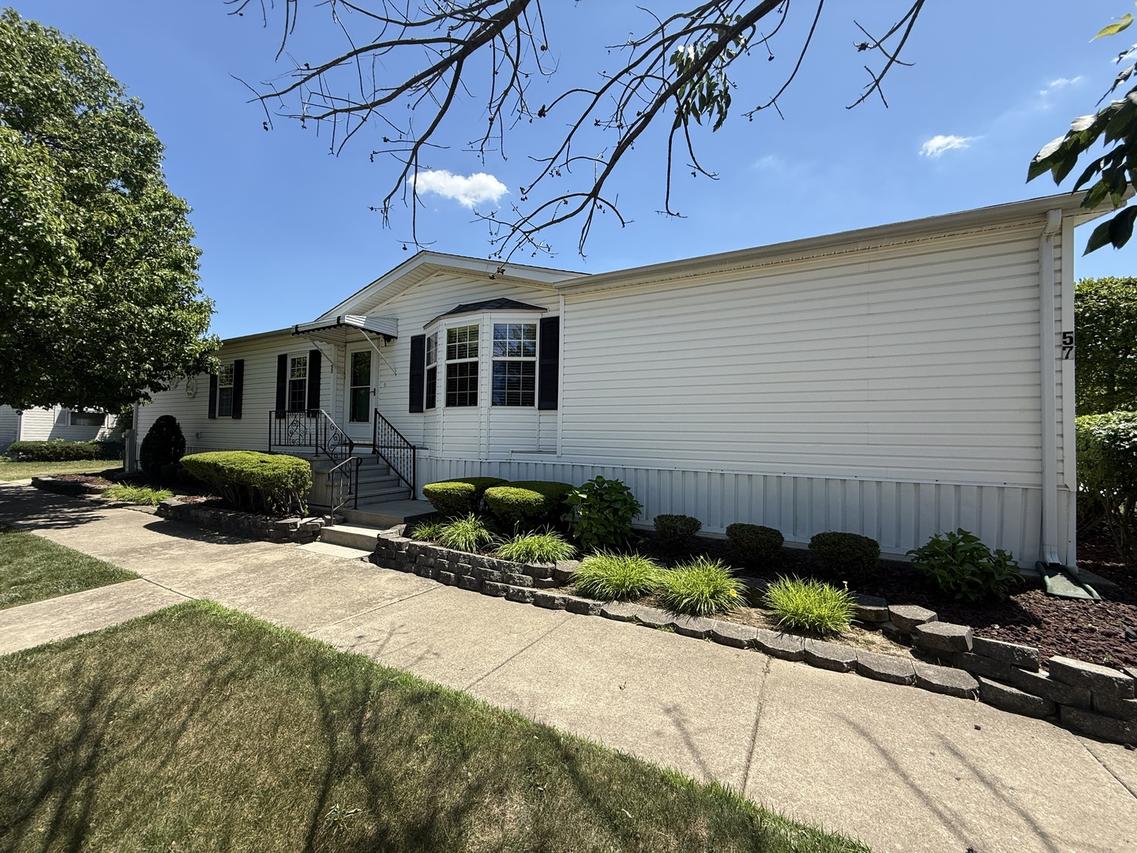 57 Petunia Cir., Matteson, IL 60443