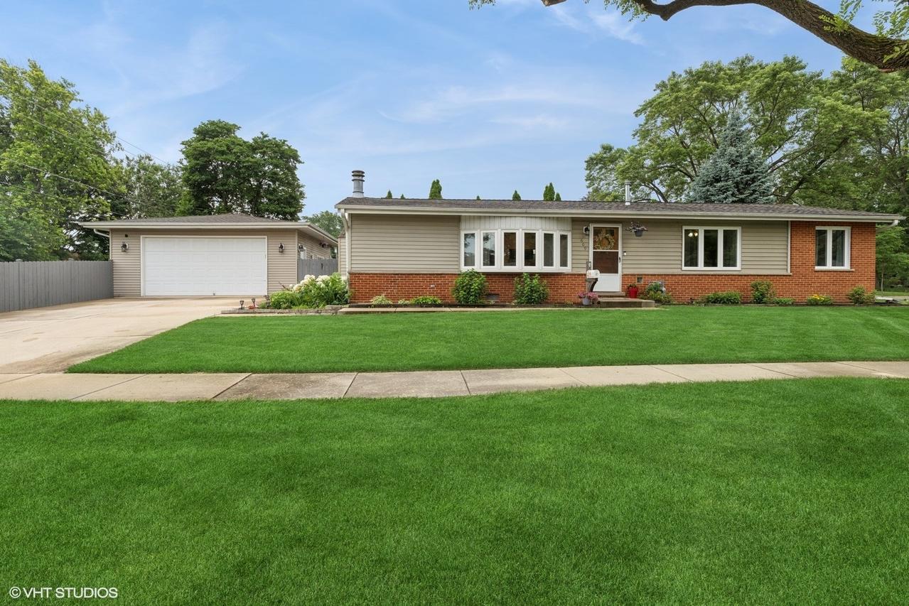 609 N Eastman Dr., Mount Prospect, IL 60056