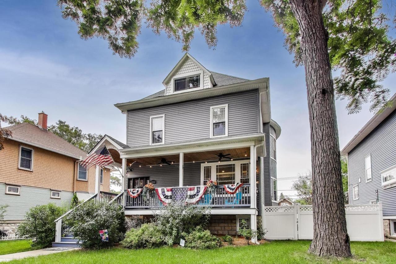 3239 Wesley Ave., Berwyn, IL 60402