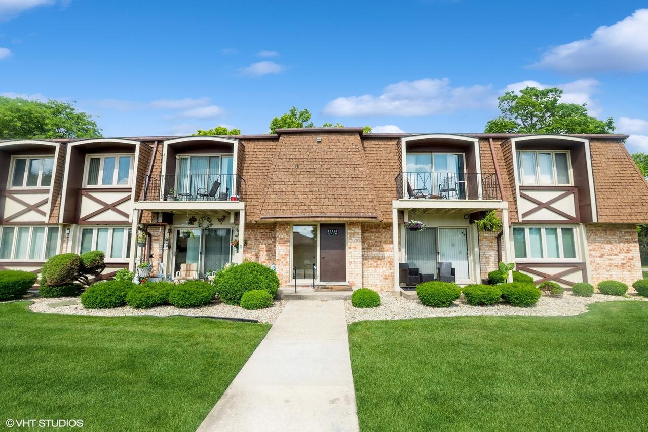 12720 Carriage Ln. #H2, Crestwood, IL 60418