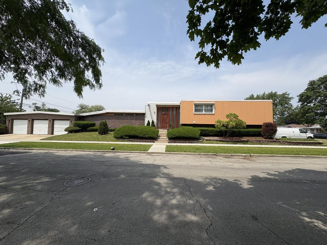 224 E 86th St., Chicago, IL 60619