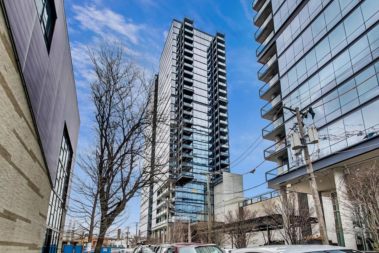 860 W Blackhawk St. #805, Chicago, IL 60642