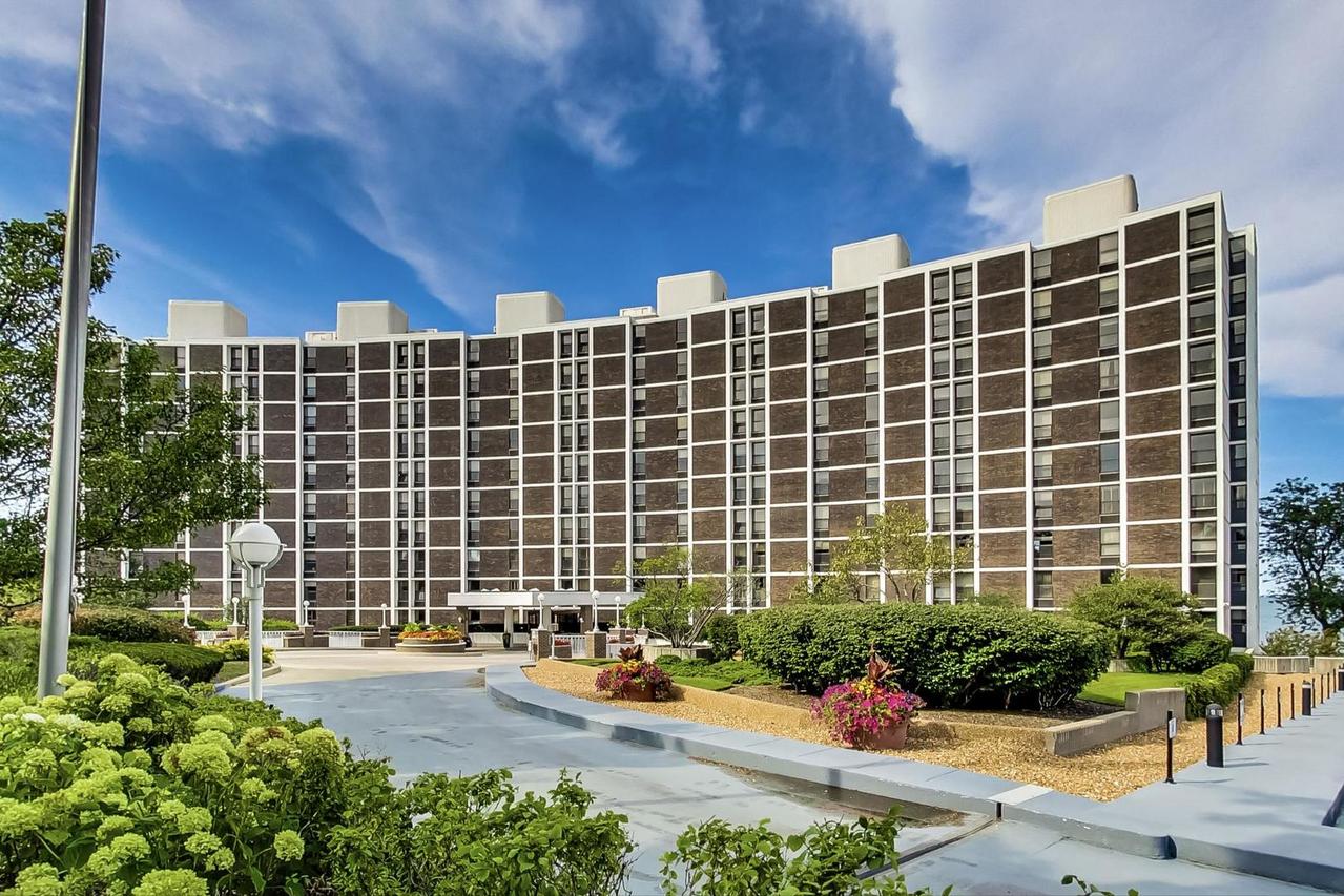 1500 Sheridan Rd. #7G, Wilmette, IL 60091