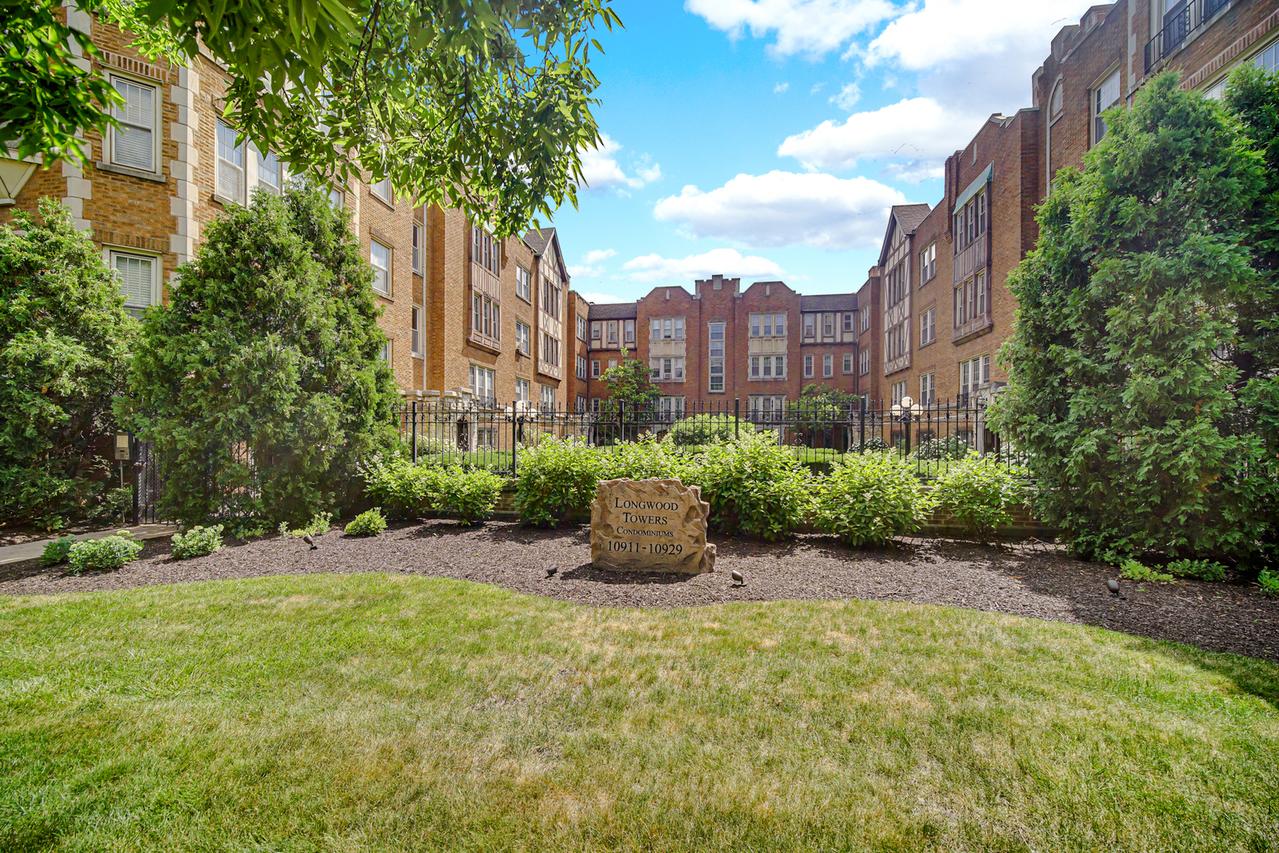 10911 S Longwood Dr. #2, Chicago, IL 60643