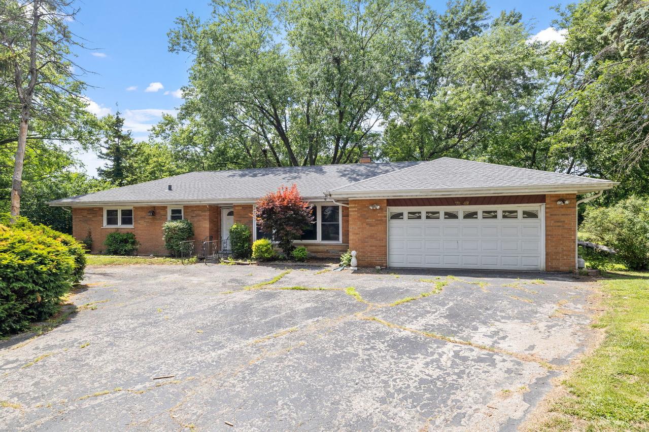 7942 Tennessee Ave., Willowbrook, IL 60527