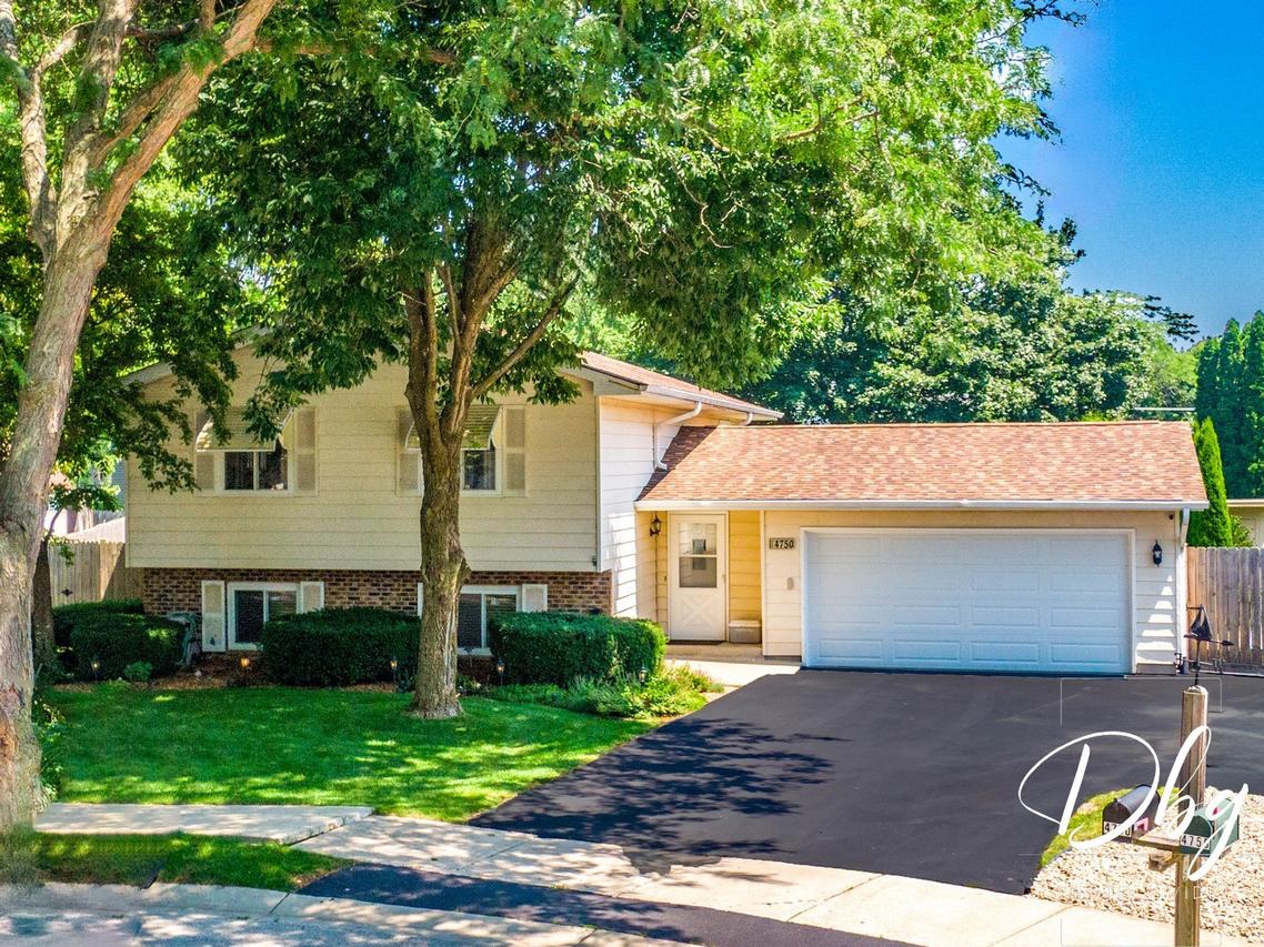 4750 Crest Ct., Waukegan, IL 60085