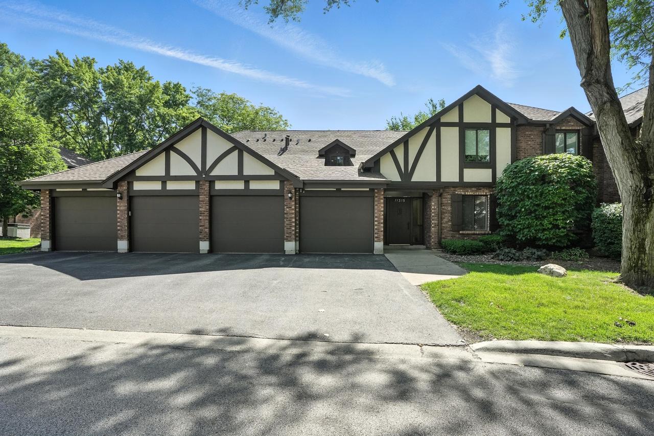 11315 Sycamore Ln. #B, Palos Hills, IL 60465