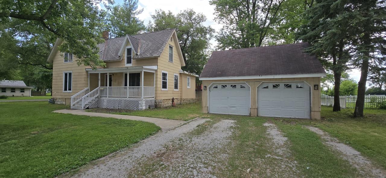 401 N 2nd Ave., Chenoa, IL 61726