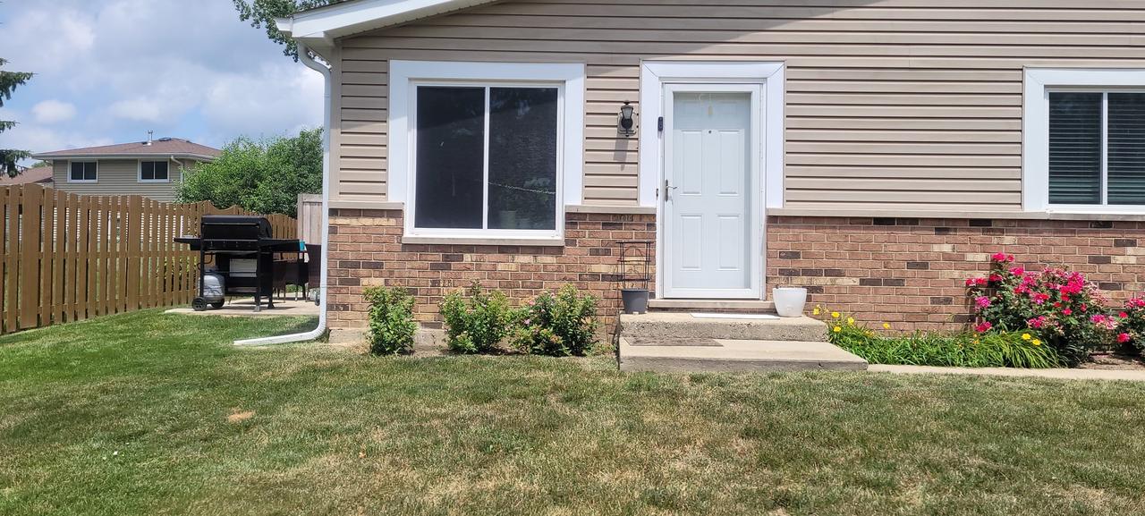 1974 Jamestown Dr., Palatine, IL 60074