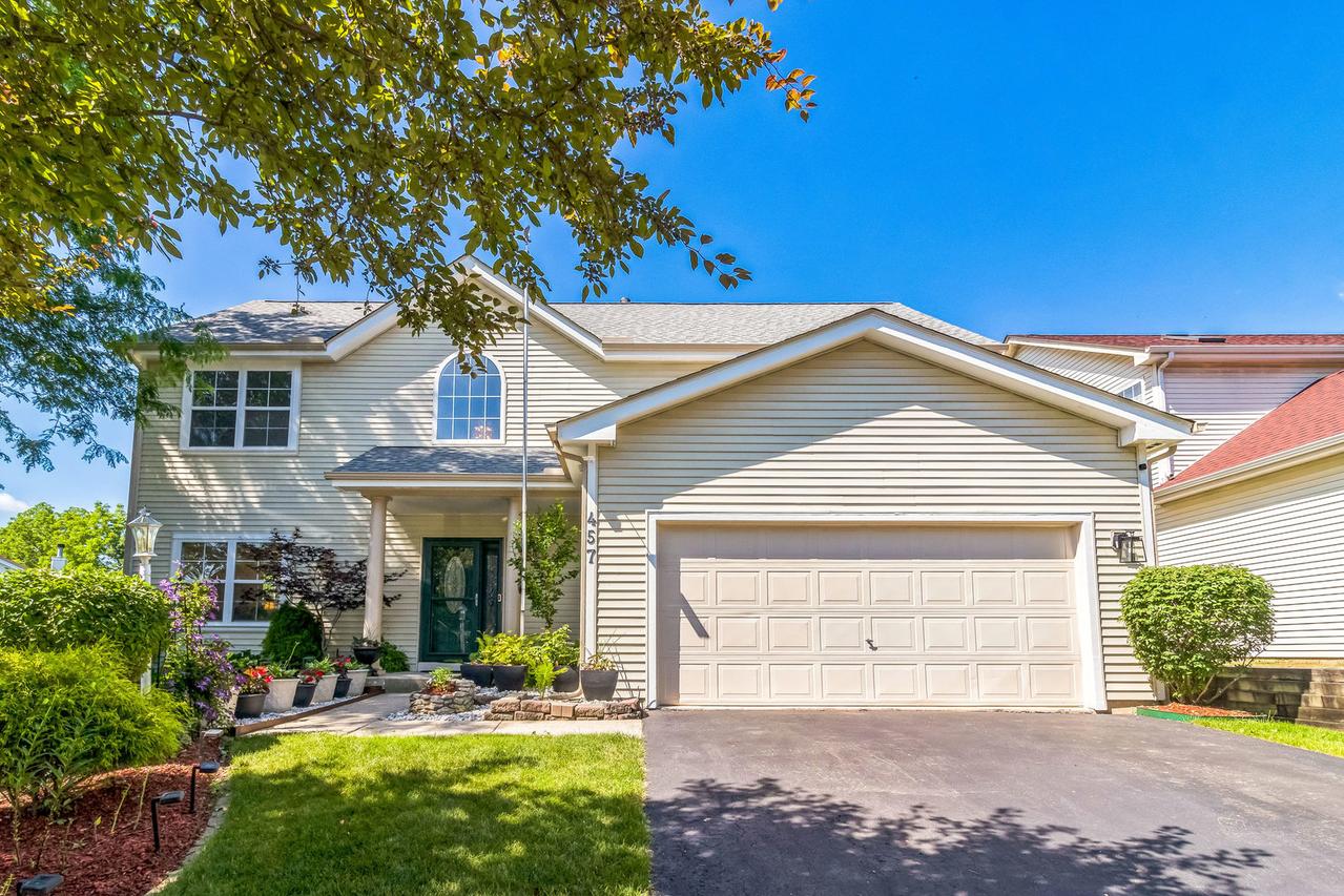 457 N Crooked Lake Ln., Lindenhurst, IL 60046