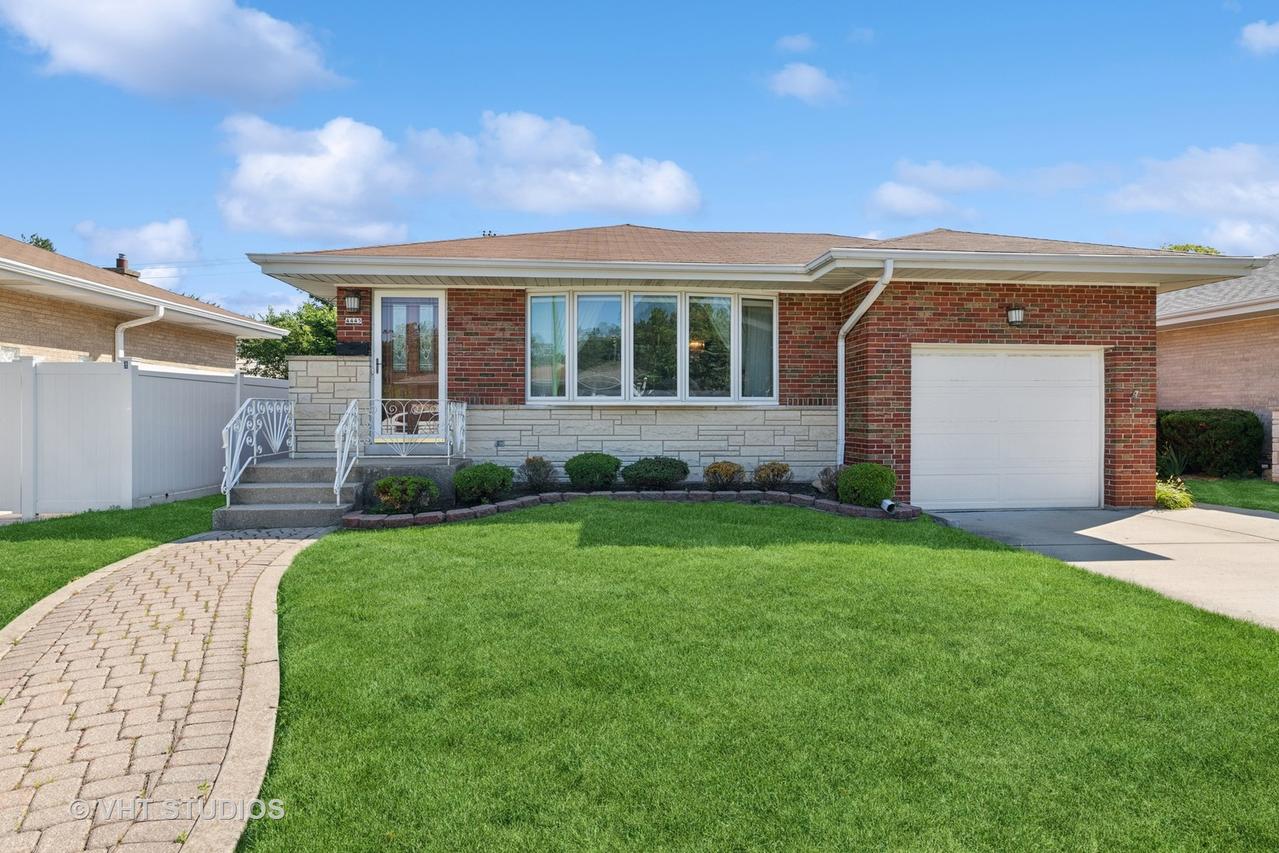 4445 N Forestview Ave., Chicago, IL 60656