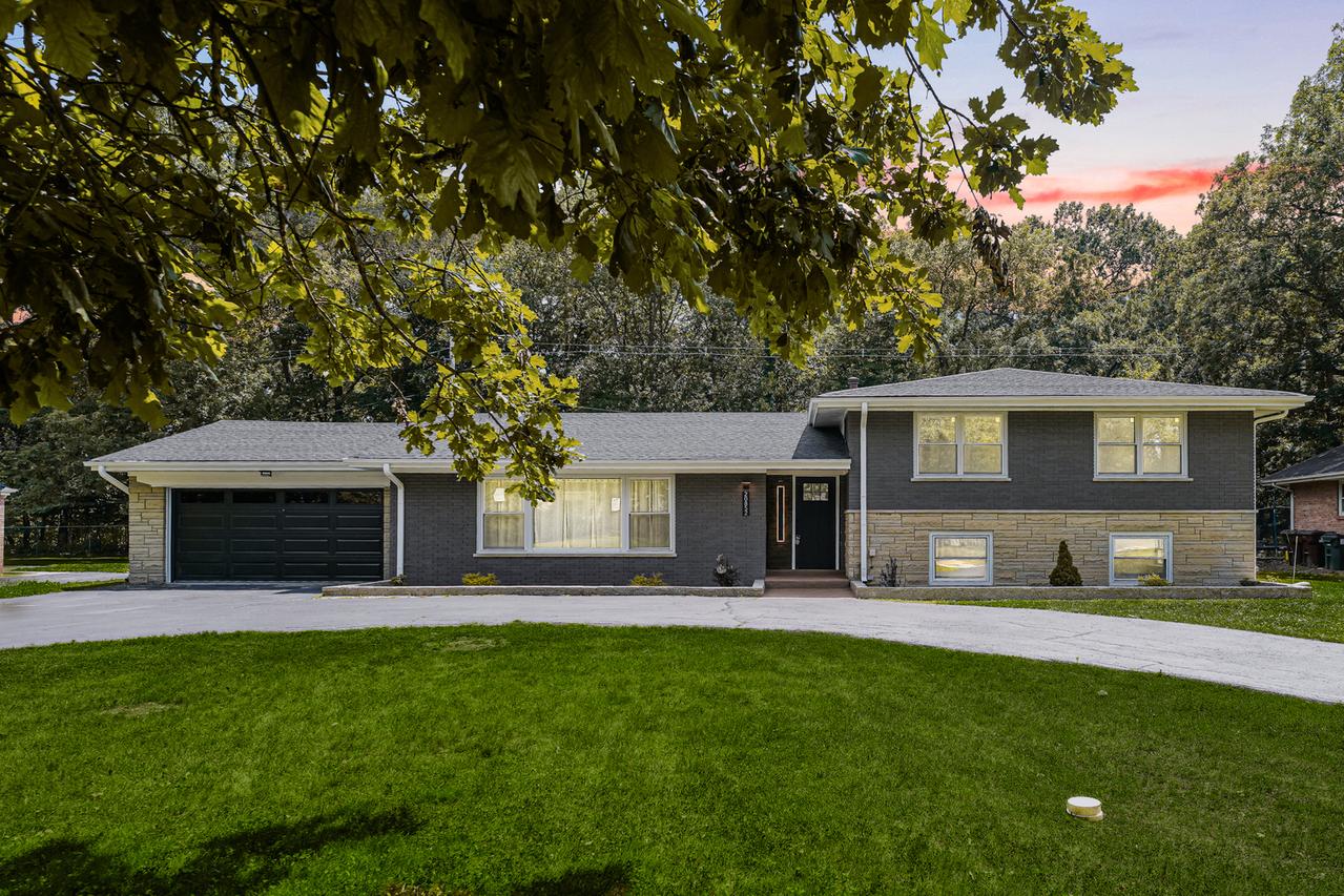 20852 Greenwood Dr., Olympia Fields, IL 60461