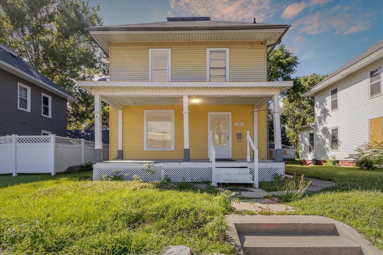 1304 E 4th St., Sterling, IL 61081