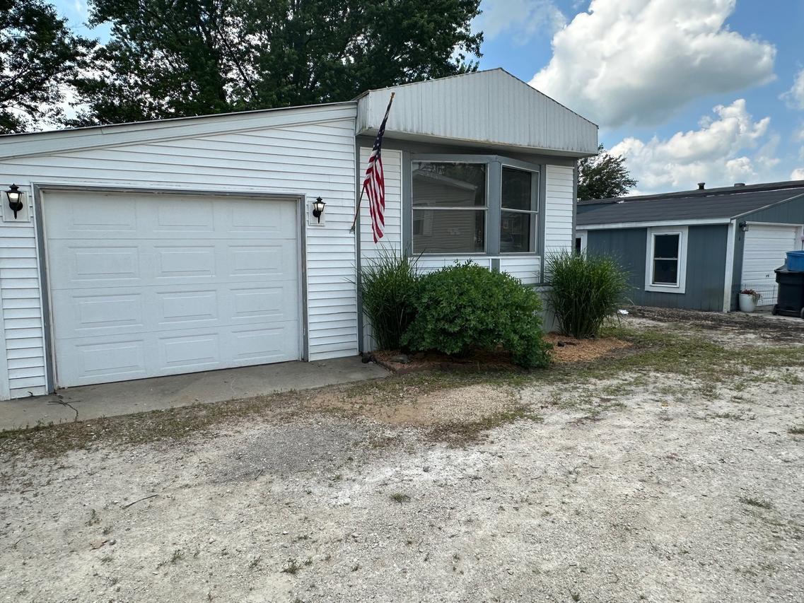 465 S Elm St. #7, Waterman, IL 60556