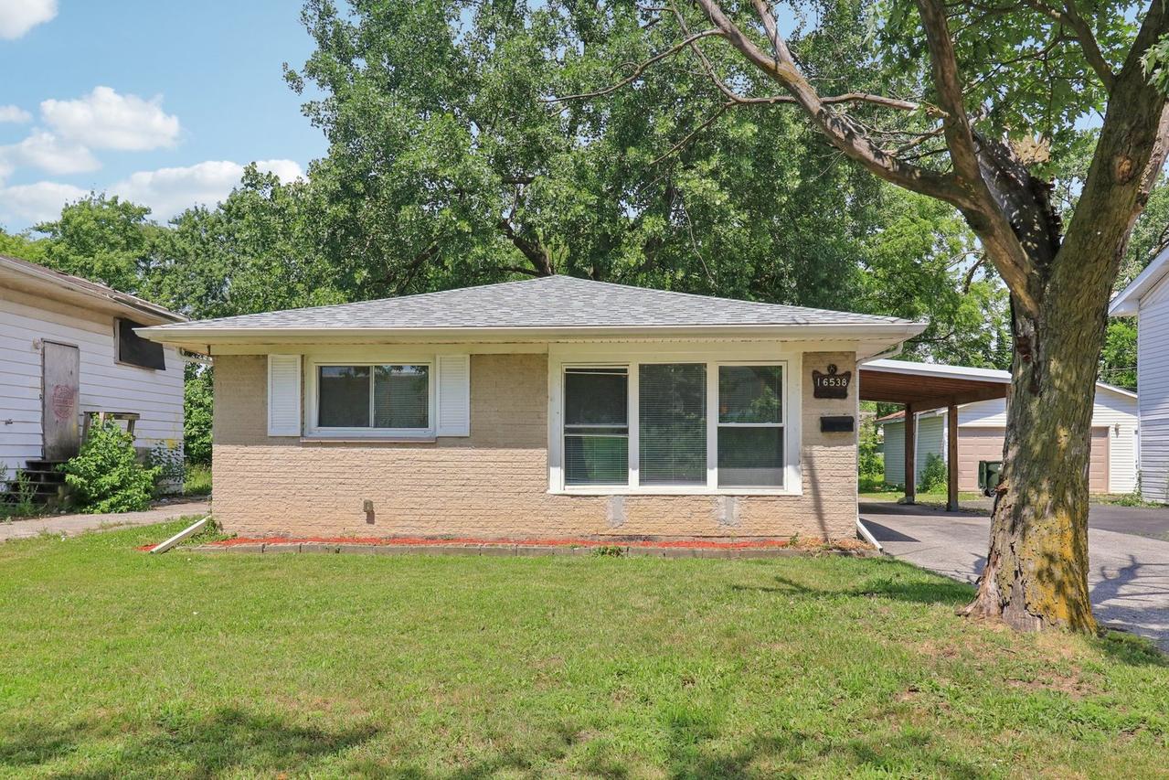 16538 Park Ave., Markham, IL 60428