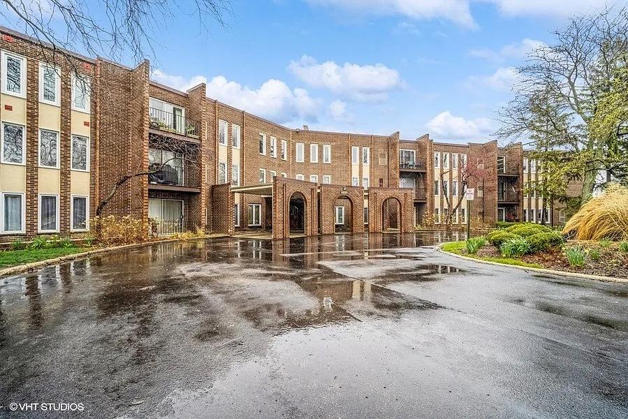 1450 Sandpebble Dr. #227, Wheeling, IL 60090