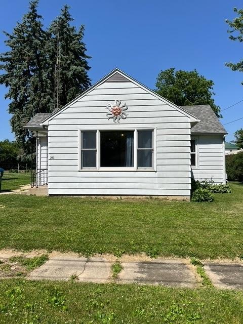 213 Hager Ave., Milledgeville, IL 61051