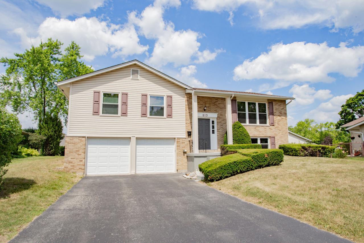 815 Concord Cove, Hoffman Estates, IL 60192