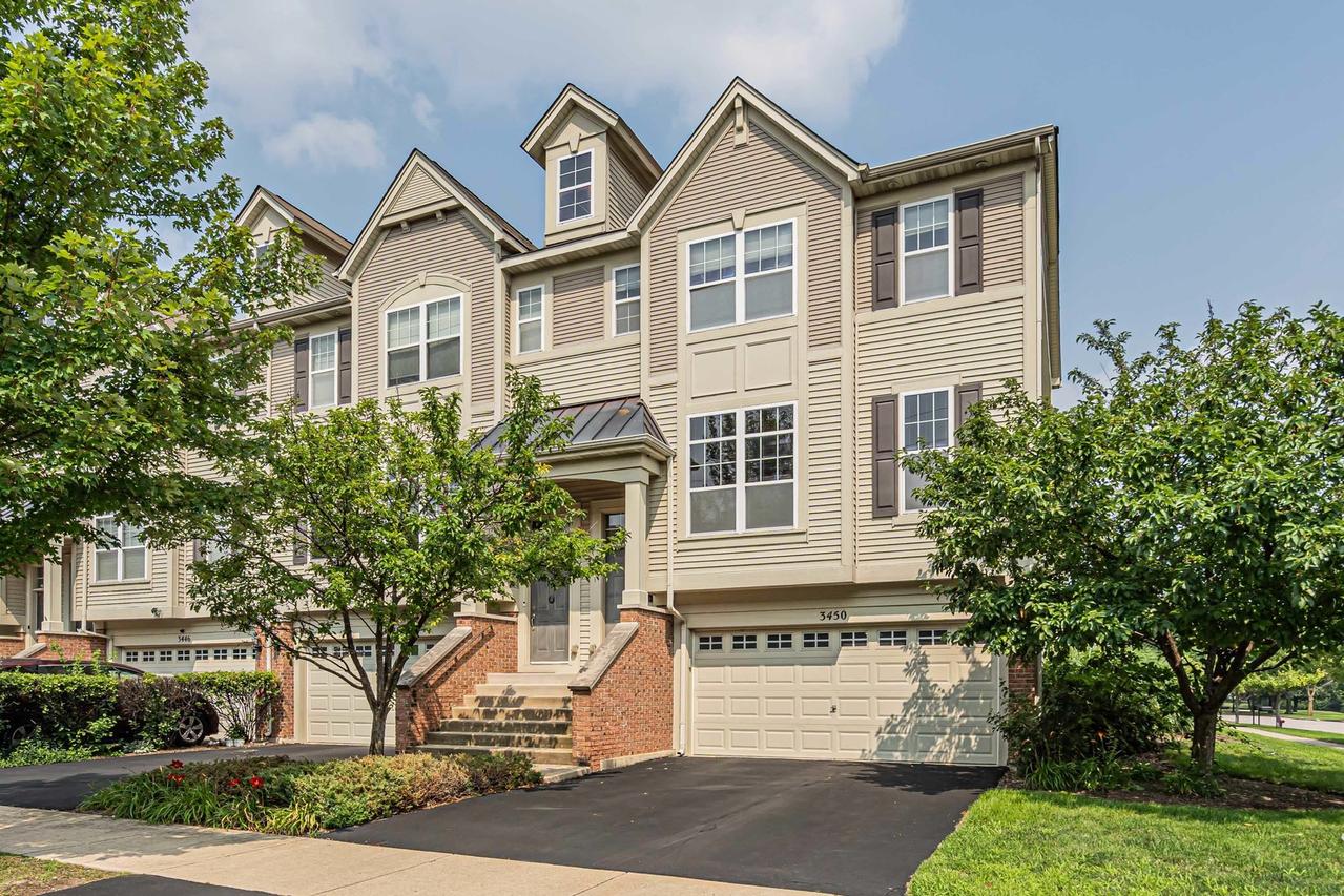 3450 Bradbury Cir., Aurora, IL 60504