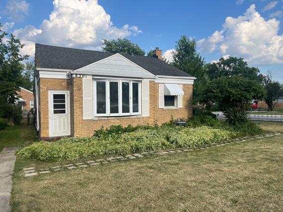 New Homes with Master Bedrooms on the 1st Floor That Attend Niles West High School: June 28th to July 4th