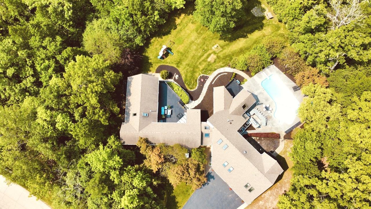112 Ravine Ln., North Barrington, IL 60010