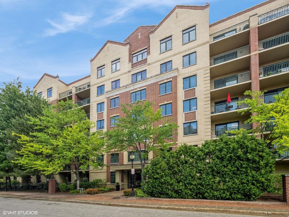 11 S Wille St. #201, Mount Prospect, IL 60056