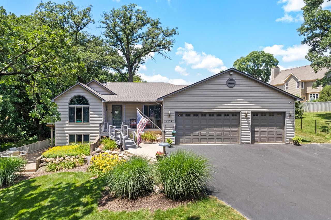 185 Holiday Dr., Lake Holiday, IL 60552