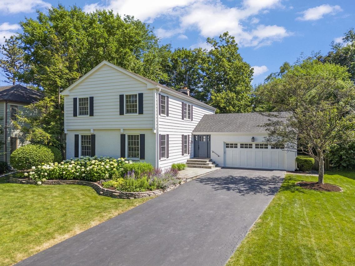 216 Bonnie Brae Rd., Hinsdale, IL 60521