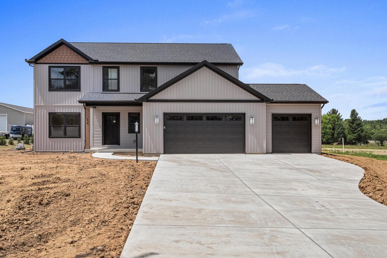 20 Wood Dr., Monticello, IL 61856