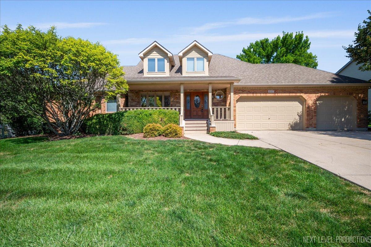 157 N Buckingham Dr., Sugar Grove, IL 60554