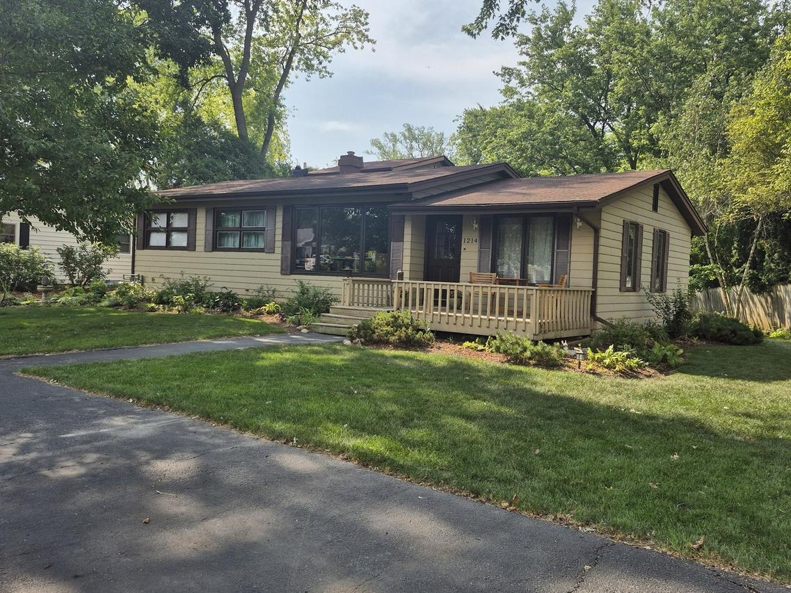 1214 Brandywine Cir., Batavia, IL 60510