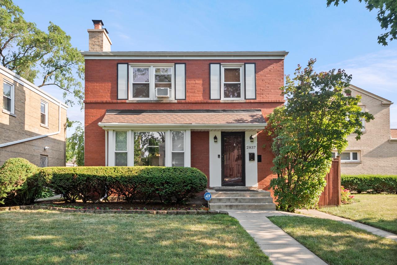 2837 W Coyle Ave., Chicago, IL 60645