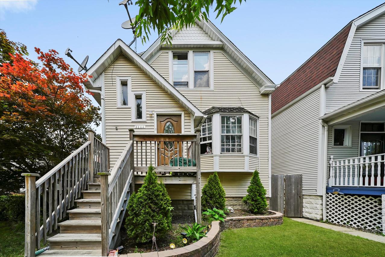 5044 W Roscoe St., Chicago, IL 60641