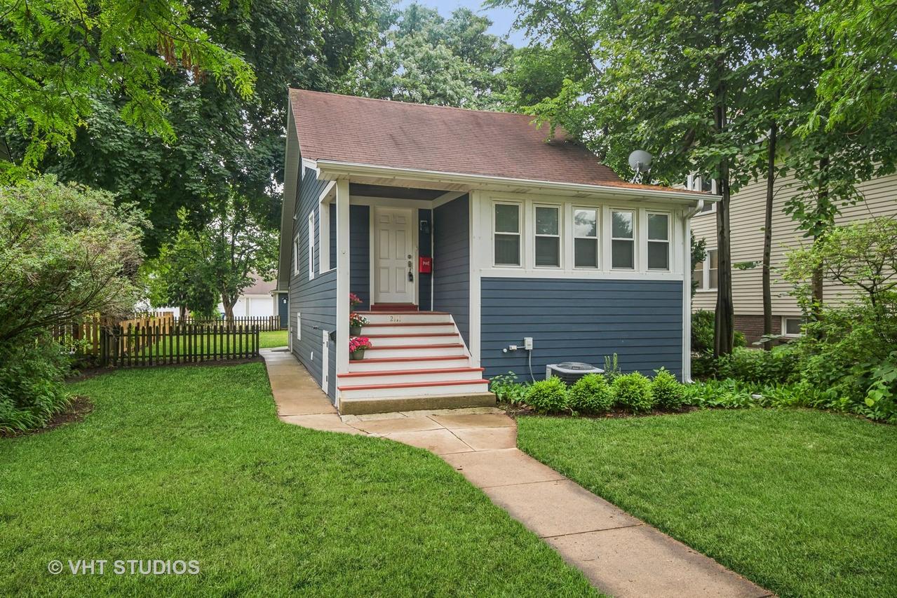 2111 Lake Ave., Wilmette, IL 60091