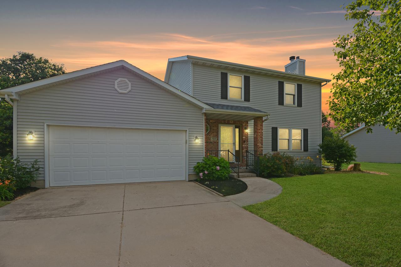 708 Wheeler Dr., Hudson, IL 61748