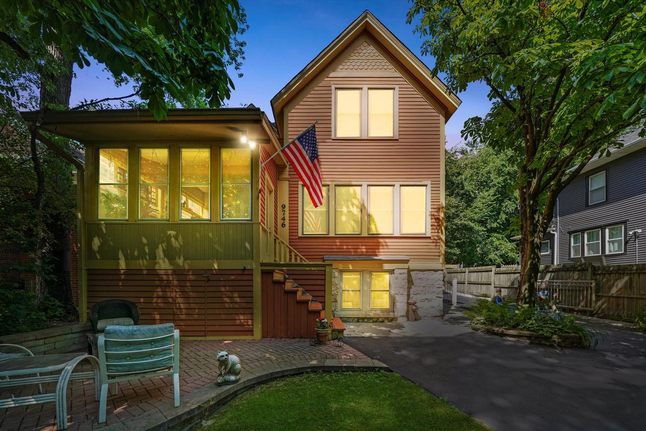 9746 S Prospect Ave., Chicago, IL 60643