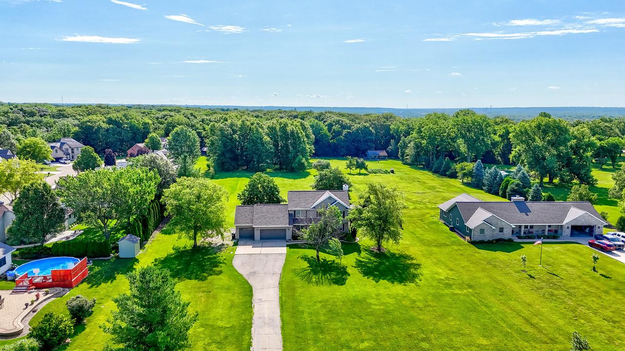 2020 Autumnwood Dr., Ottawa, IL 61350